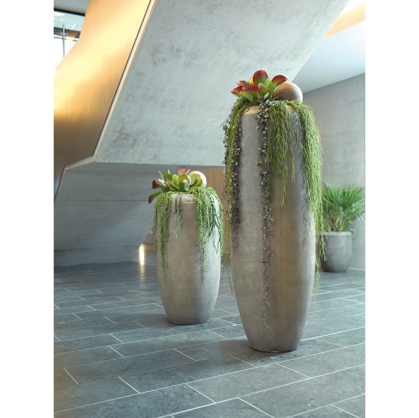 Cigar Pflanzvase, Ø 50 cm, Höhe 100 cm, grau