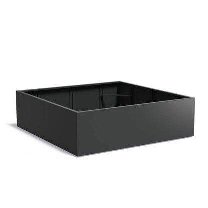 Ein Aluminium Pflanzkübel Hochbeet aus leichtem Aluminium. Das moderne Hochbeet bietet eine erhöhte Anbaufläche für Pflanzen und ist ideal für Gärten, Terrassen.
