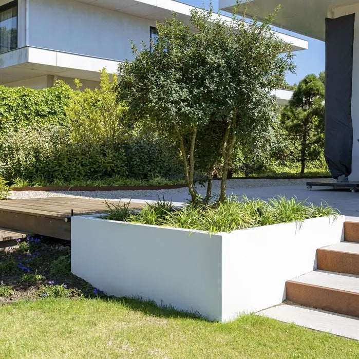 Pflanzkübel aus Fiberglas (Kunststoff) für Ihren Garten oder Terrasse.