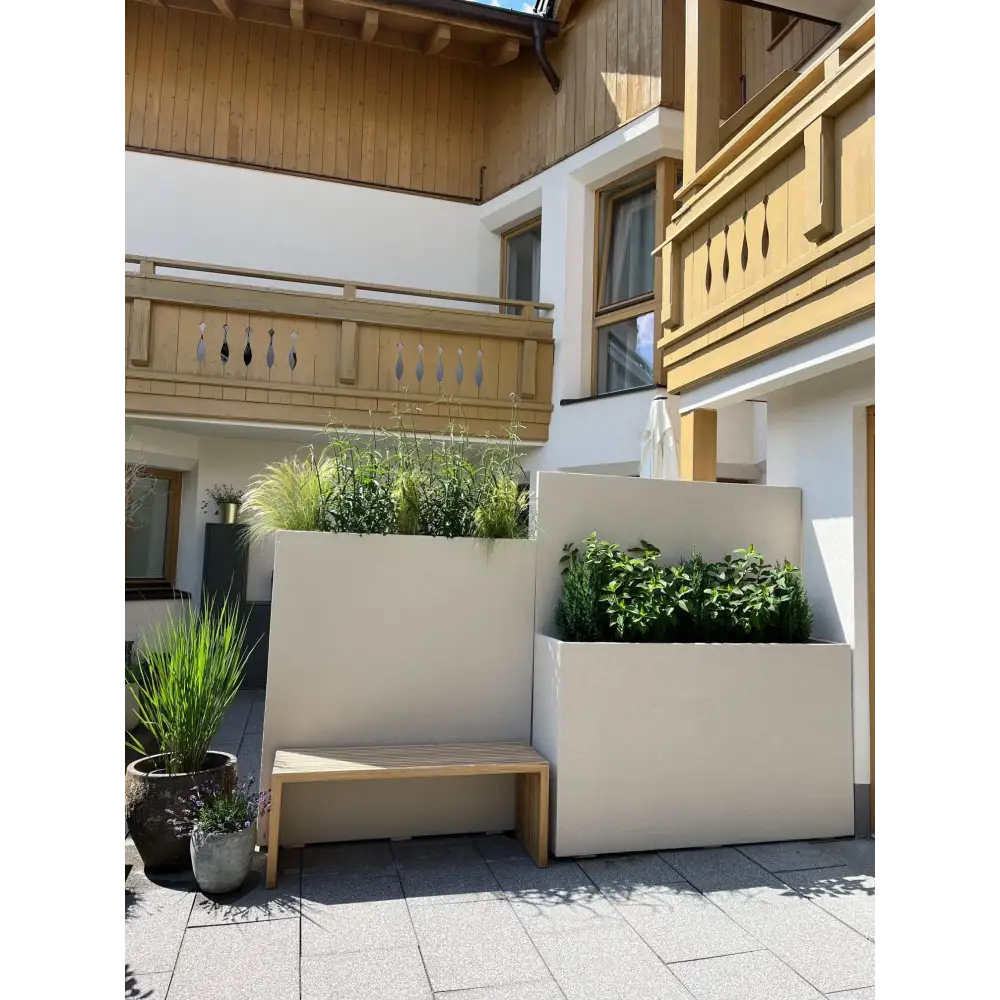 Sichtschutz aus Hartschaumkernplatte (Kunststoff) für Balkon, Garten und Terrasse.