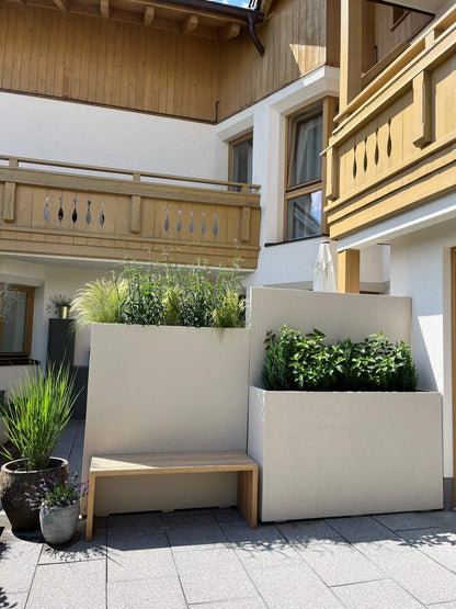 Sichtschutz aus Hartschaumkernplatte (Kunststoff) für Balkon, Garten und Terrasse.